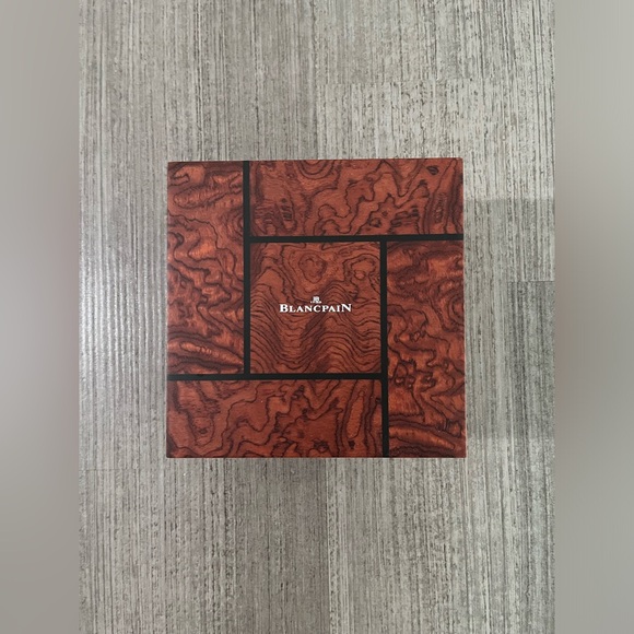 Authentic Blancpain Villeret Quantième Watch Box (Used Like New) - Picture 2 of 10